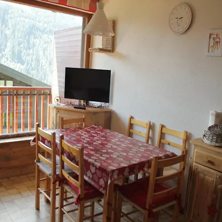 In Vonnes Area Of Châtel