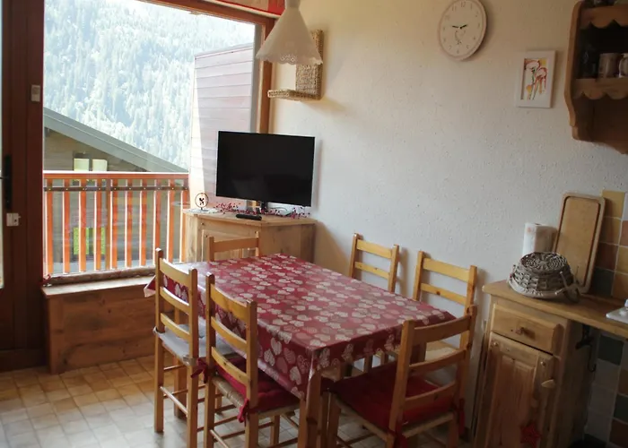 In Vonnes Area Of Châtel
